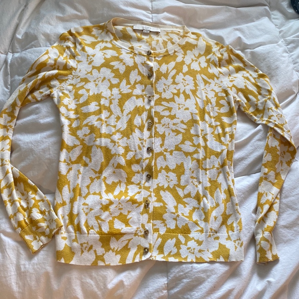 4 for $20/Ann Taylor Loft Cardigan